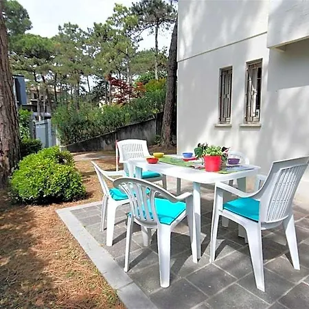 Sunny Beachside Family With Private Garden Close To The * 리그나노 사비아도로
