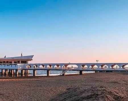 호텔 Sunny Beachside Family With Private Garden Close To The