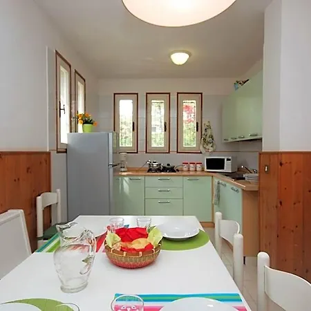 Sunny Beachside Family With Private Garden Close To The 호텔 리그나노 사비아도로