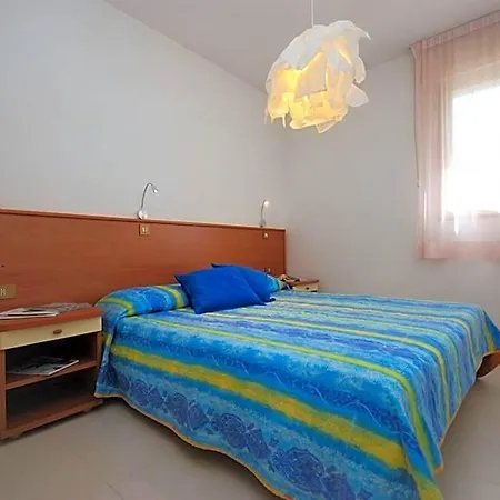 酒店 Sunny Beachside Family With Private Garden Close To The *